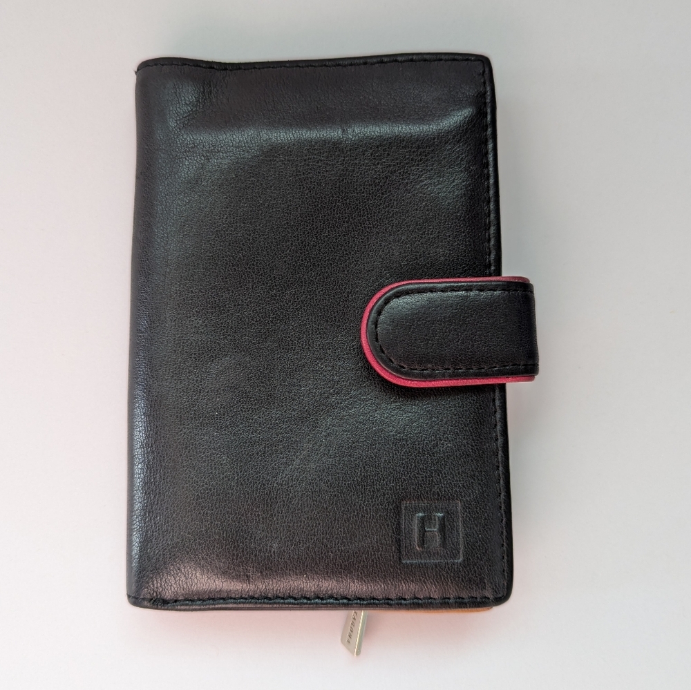 Hexagona Black Cowhide Leather Wallet